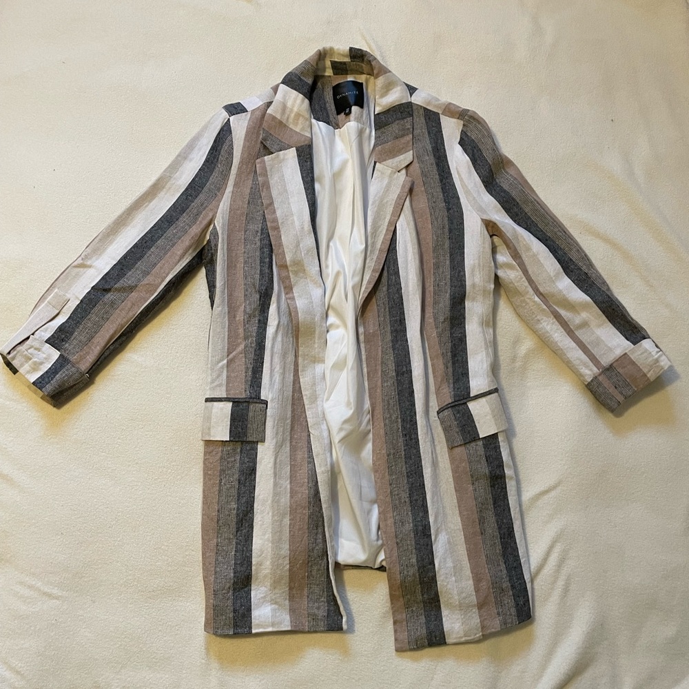 DYNAMITE linen blazer